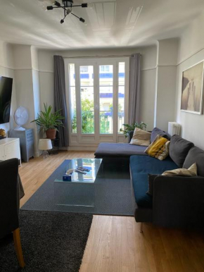 GRAND F2 Avec vue sur la maison de Georges Brassens